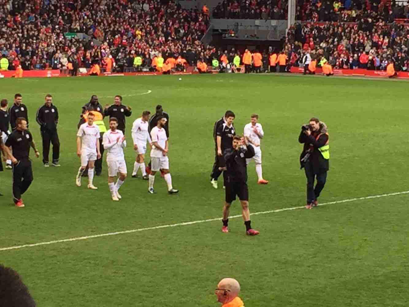 [NBA-湖人] 雷迪克：湖人近六场打得很拼 想变强需要更多优质轮换