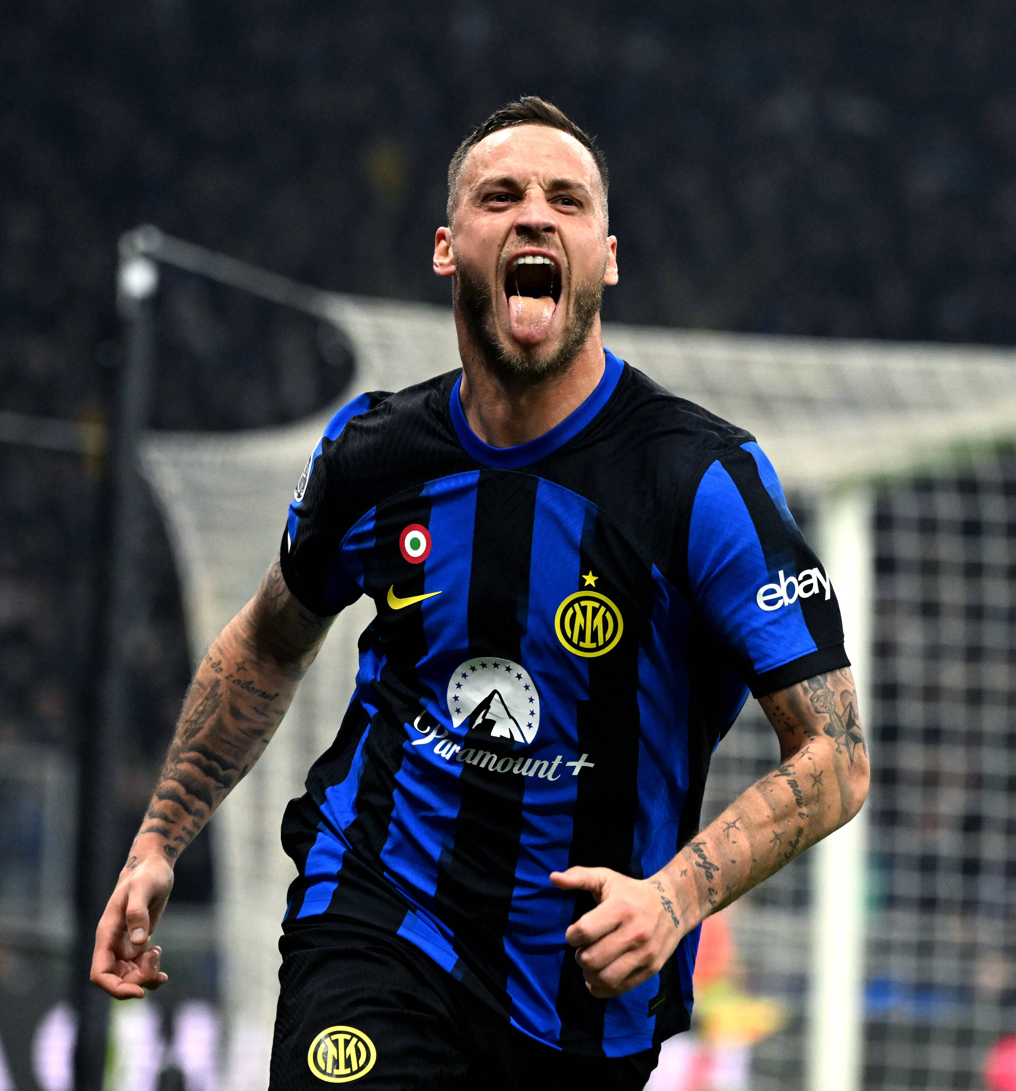 海港签下兽腰！媒体人热议：三杀海港征服穆帅