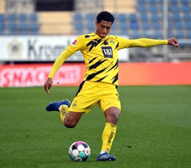 [中超]维塔尔任意球吊入禁区 王燊超头球破门