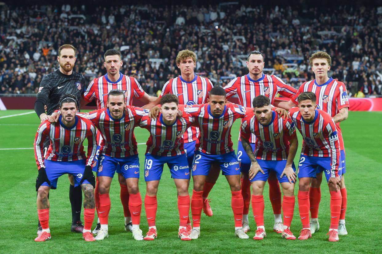 奥莫特突破分球 周琦接球上篮拿下两分